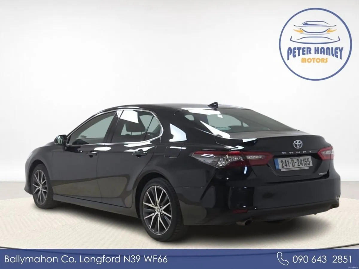 Toyota Camry 2.5 Hybrid Platinum Edition - Image 5