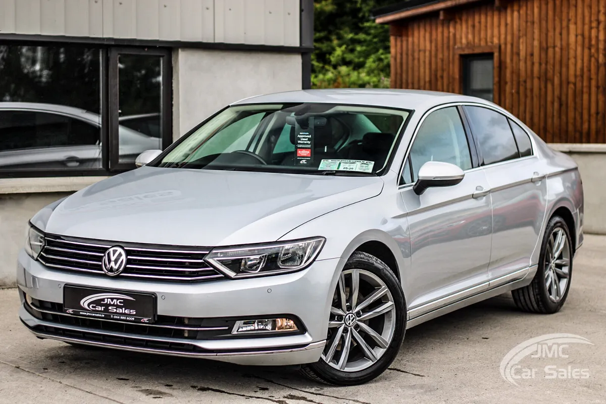 2016 VOLKSWAGEN PASSAT BLUE MOTION - Image 1