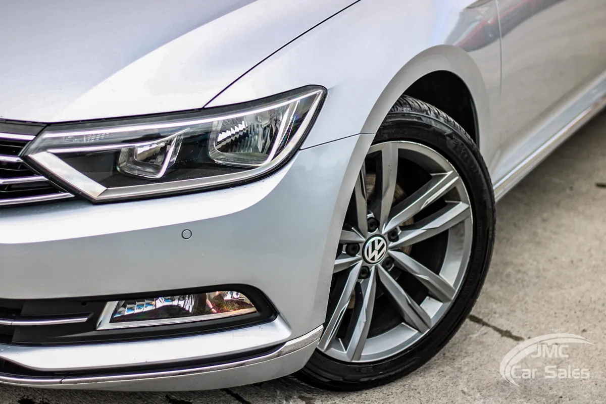 2016 VOLKSWAGEN PASSAT BLUE MOTION - Image 2