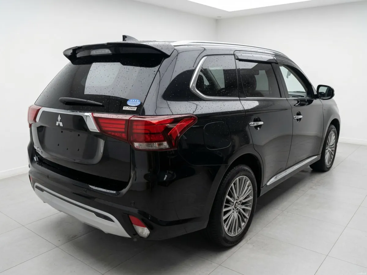 Mitsubishi outlander 2.4 plug in hybrid - Image 6