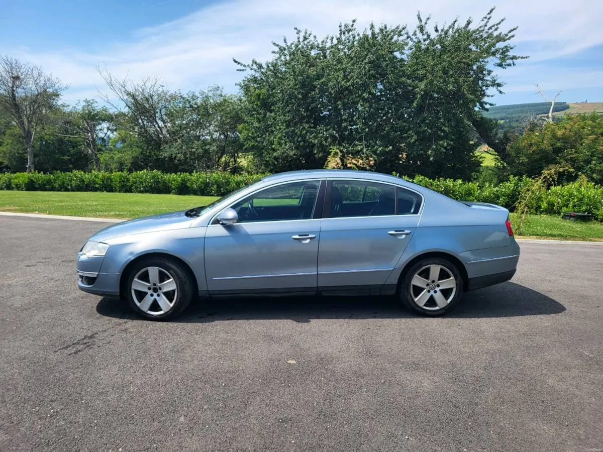 Volkswagon Passat - Image 4