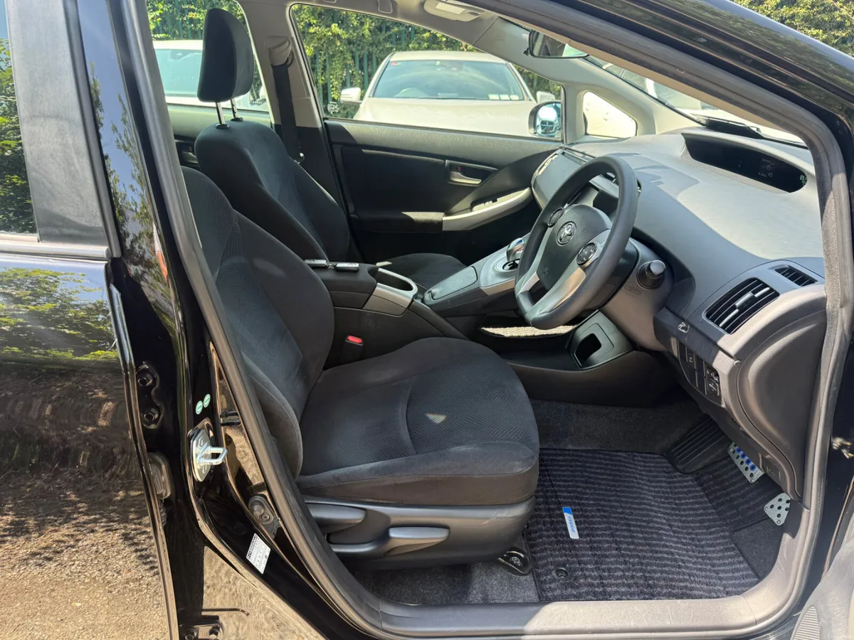 Toyota Prius - Image 3
