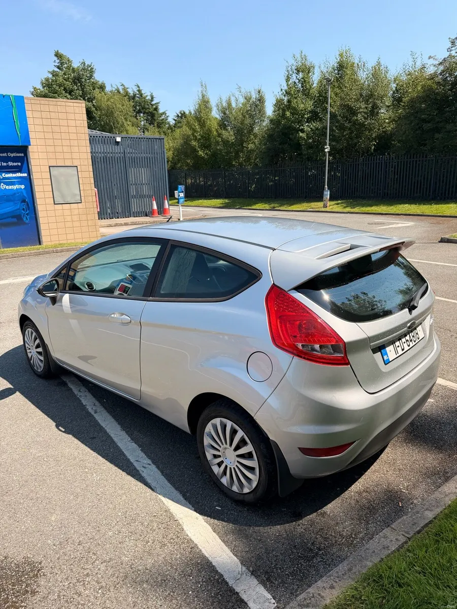 2011 ford fiesta - Image 4