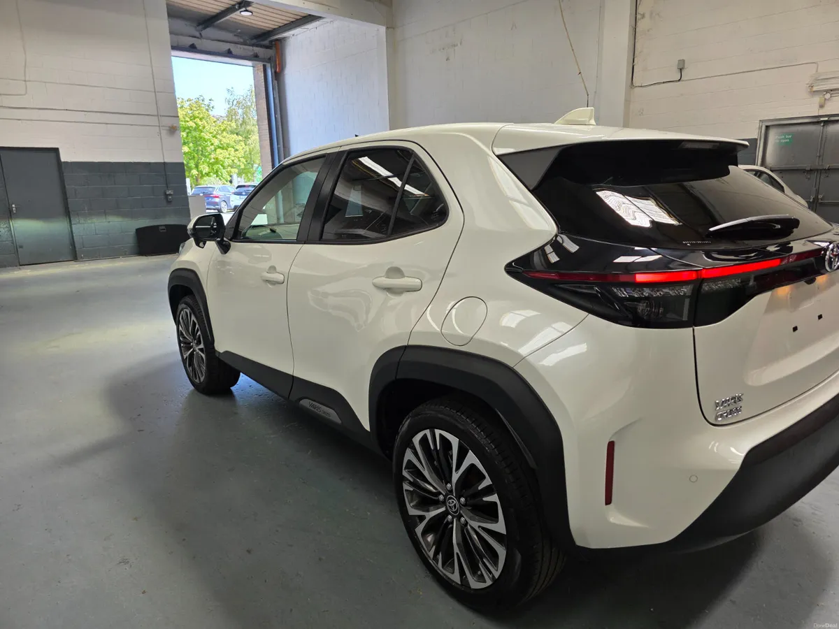 2021 Toyota Yaris Cross Hybrid - Image 4