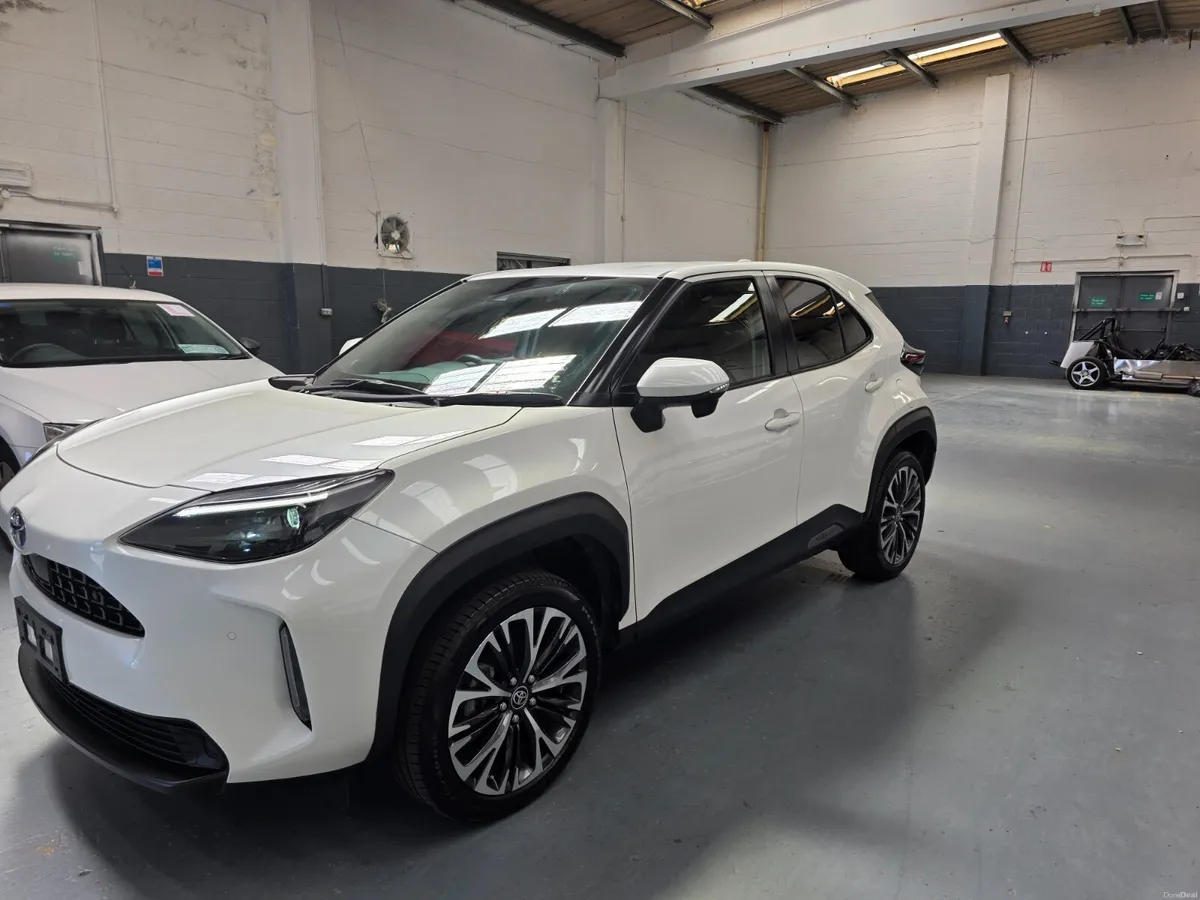 2021 Toyota Yaris Cross Hybrid - Image 3