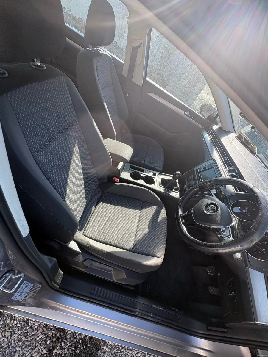 Volkswagen Pass - Image 3