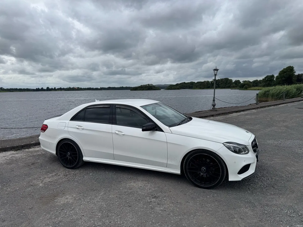 MERCEDES BENZ E220 E SERIES BLUETEC AMG NIGHT ED - Image 1