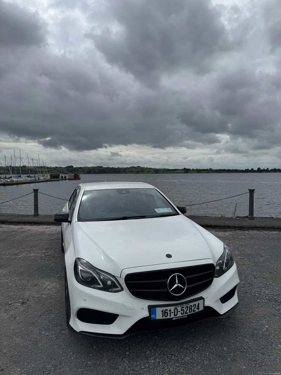 MERCEDES BENZ E220 E SERIES BLUETEC AMG NIGHT ED - Image 2
