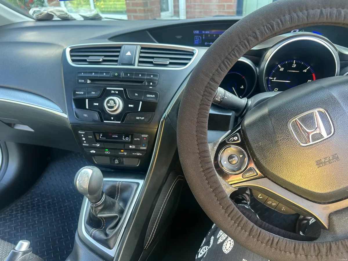 Honda Civic 2015 - Image 4