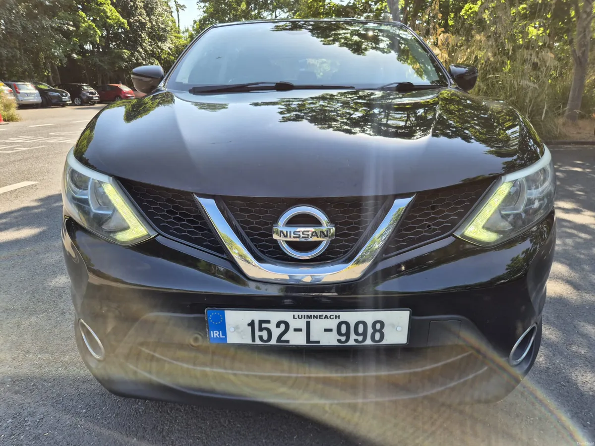 Stunning Nissan Qashqai 2015  Warranty - Image 2
