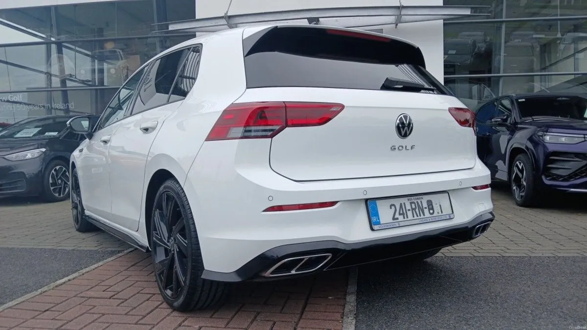 Volkswagen Golf 2.0 TDI 150HP R-Line - Image 3