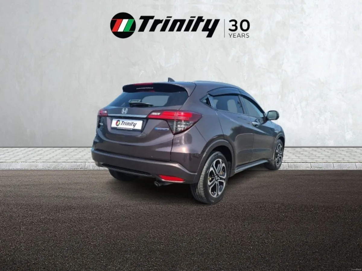 Honda Vezel ** Z HYBRID ** HUGE SPEC ** TRINITY MO - Image 3