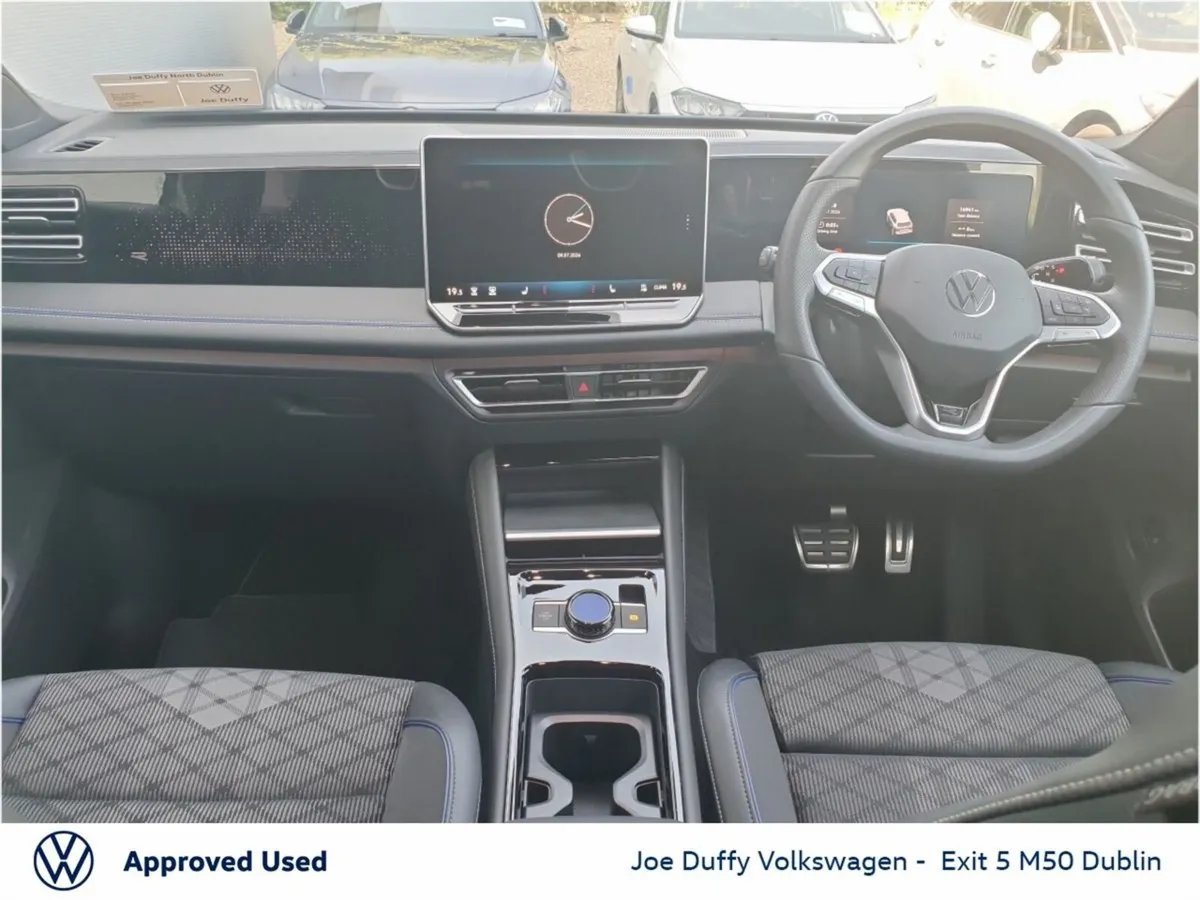 Volkswagen Tiguan R-LINE 1.5 TSI PHEV 201HP AUTO - Image 3