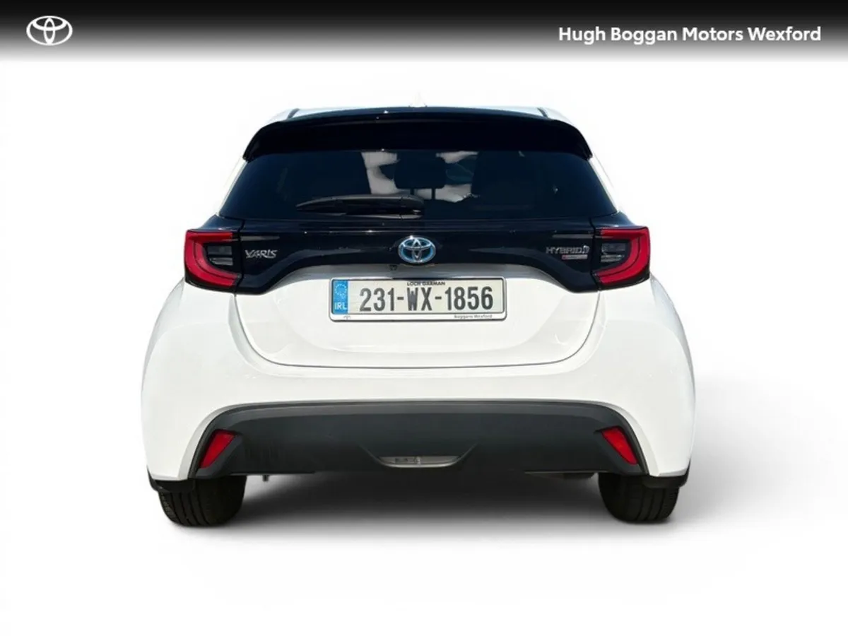 Toyota Yaris LUNA SPORT AUTOMATIC - Image 4