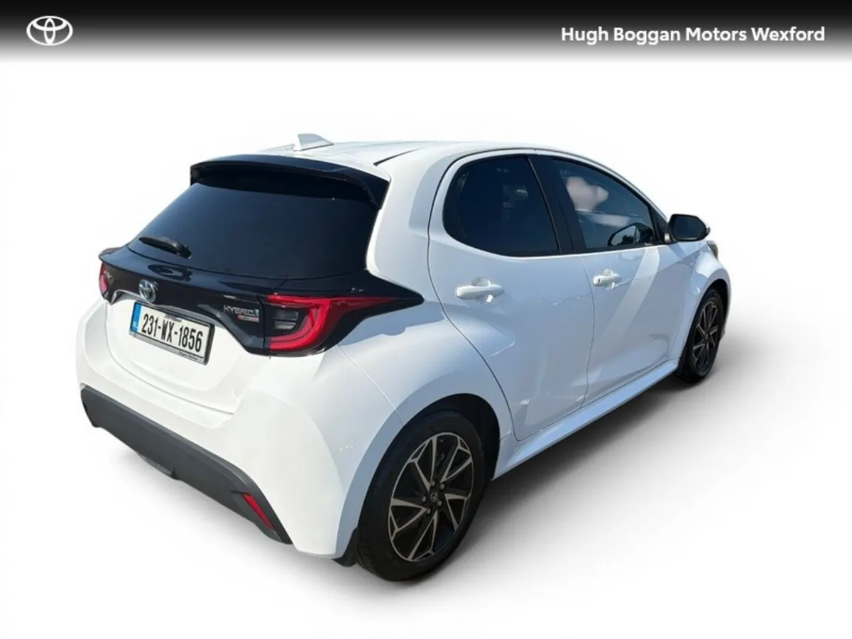 Toyota Yaris LUNA SPORT AUTOMATIC - Image 2