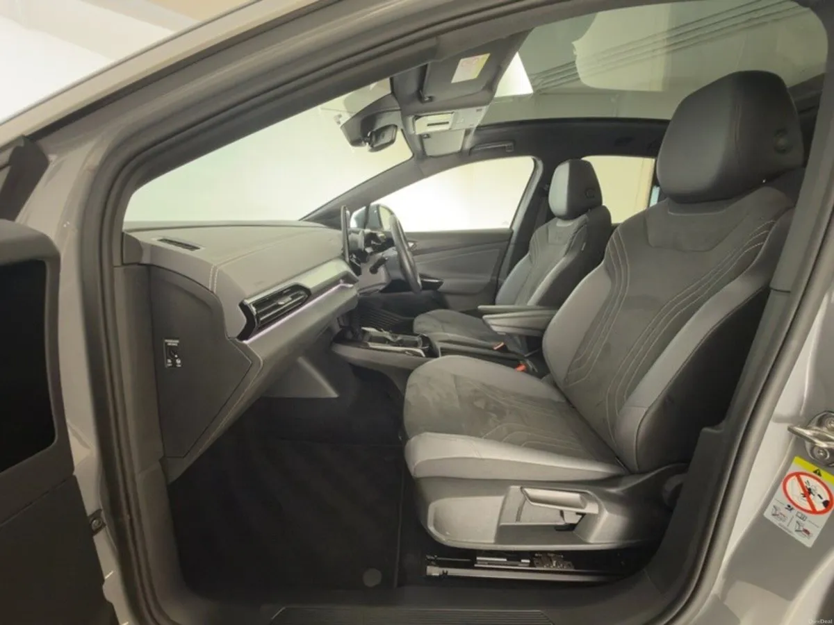Volkswagen ID.5 Style Auto - Image 6