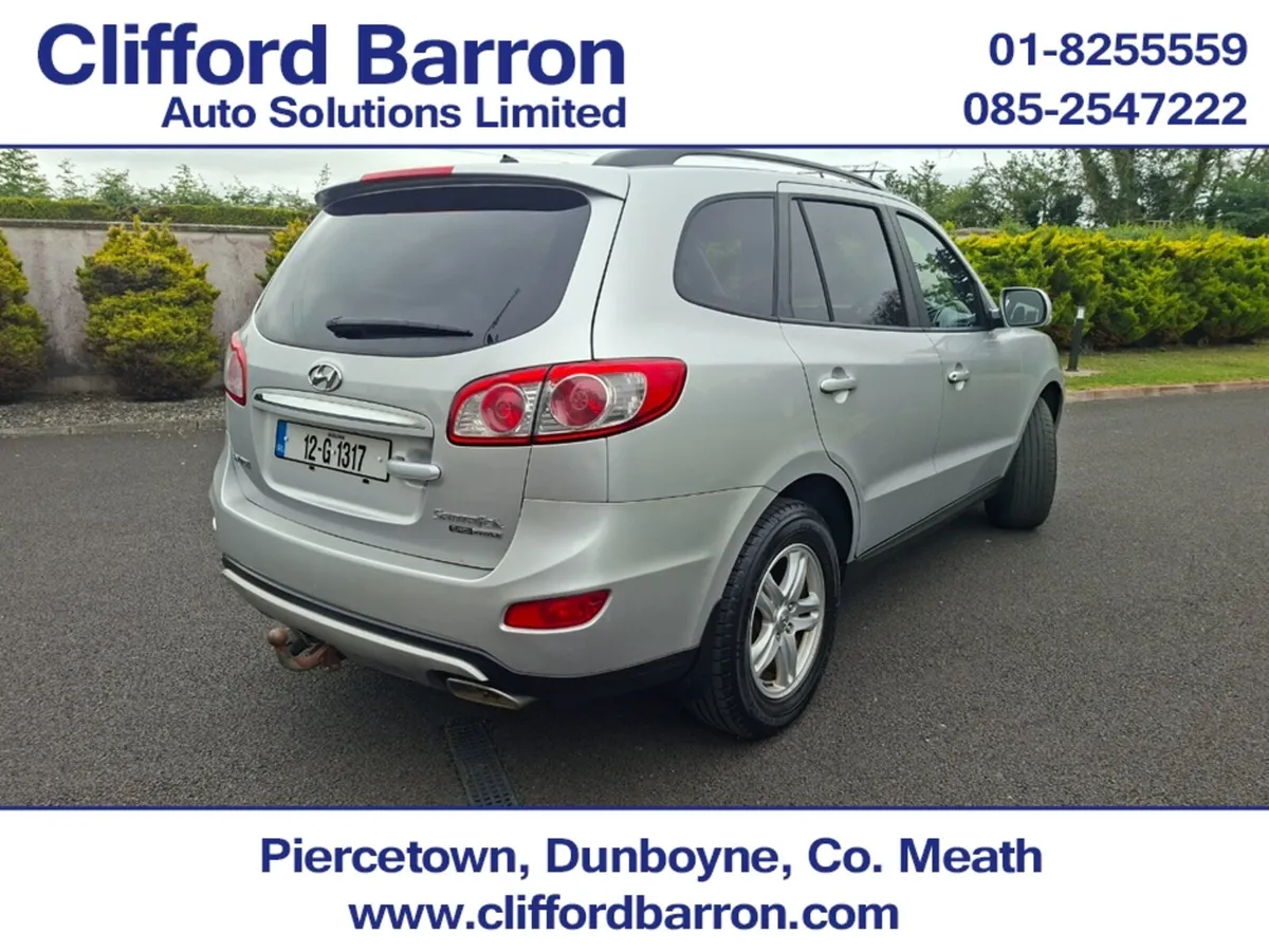 Hyundai Santa Fe 4WD 4DR - Image 5