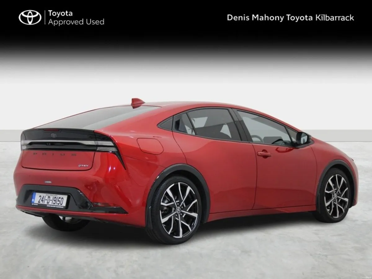 Toyota Prius PLUG-IN HYBRID - Image 2