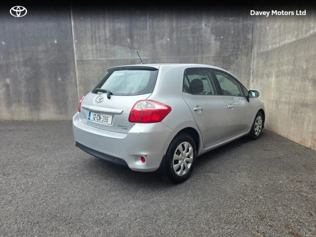 Toyota Auris MC 1.4 D-4D TERRA 5DR - Image 2