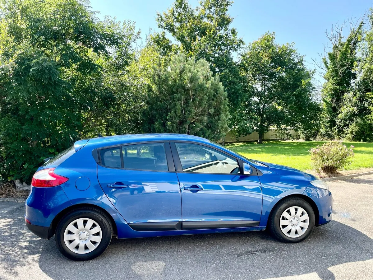 12 Renault Megan 1.5 Nct & Tax €1795 - Image 1