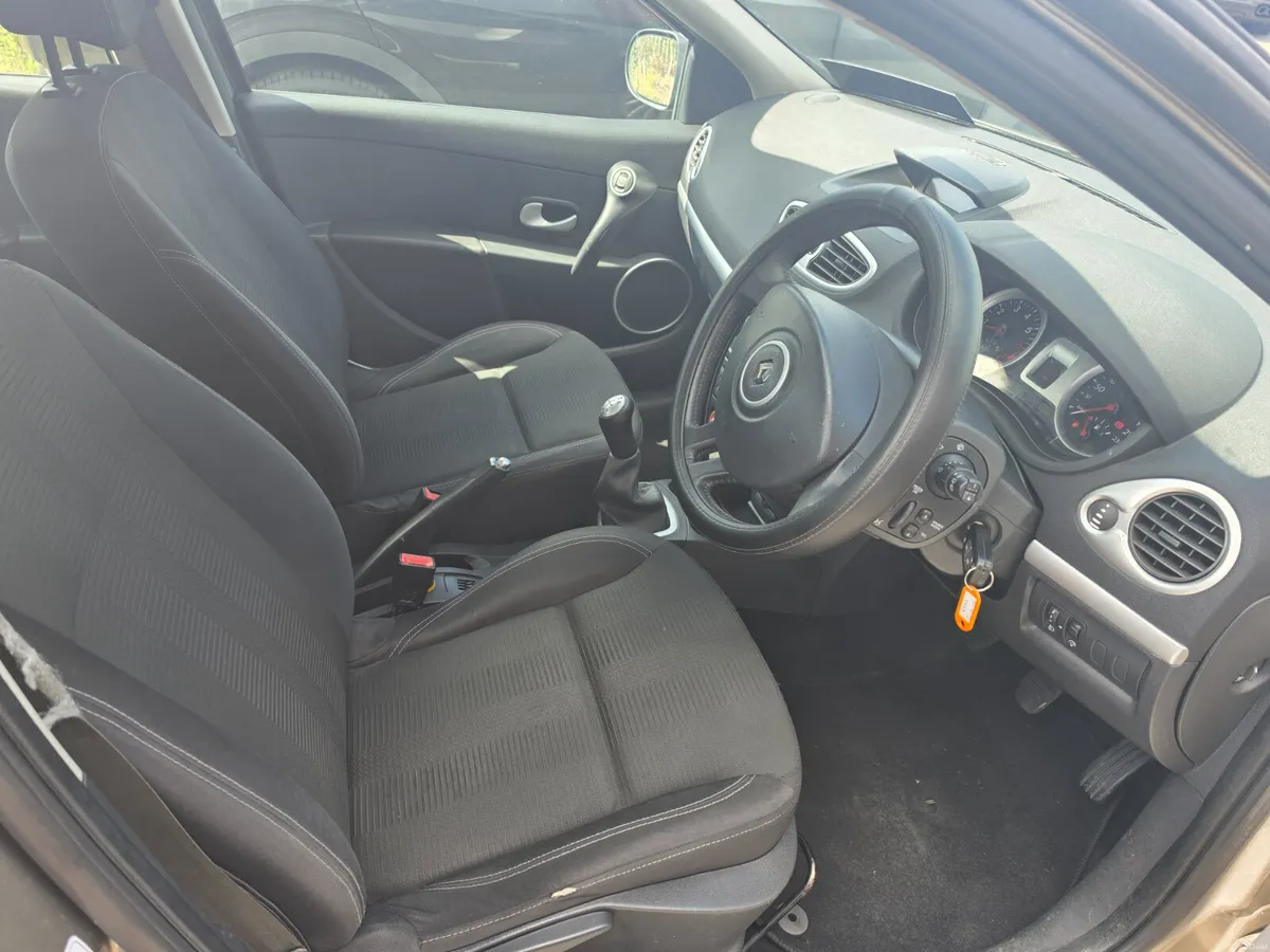 10 Clio - Image 3