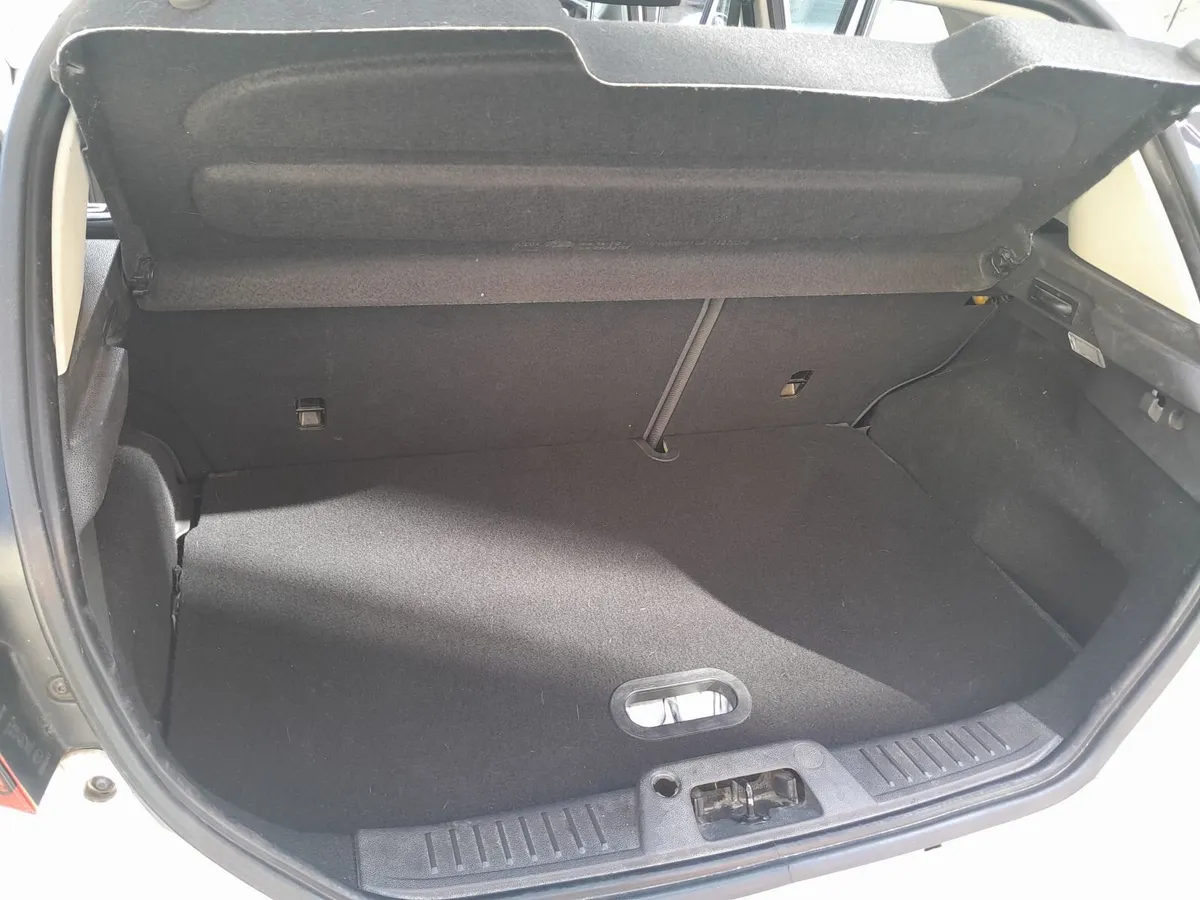 Ford Fiesta 2015 - Image 5