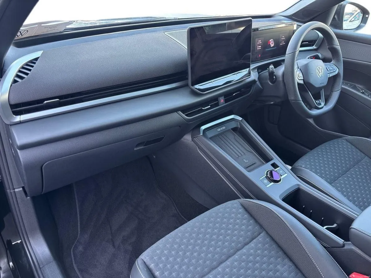 Volkswagen T-Roc R-LINE 1.5TSI 150HP MHEV - Image 2