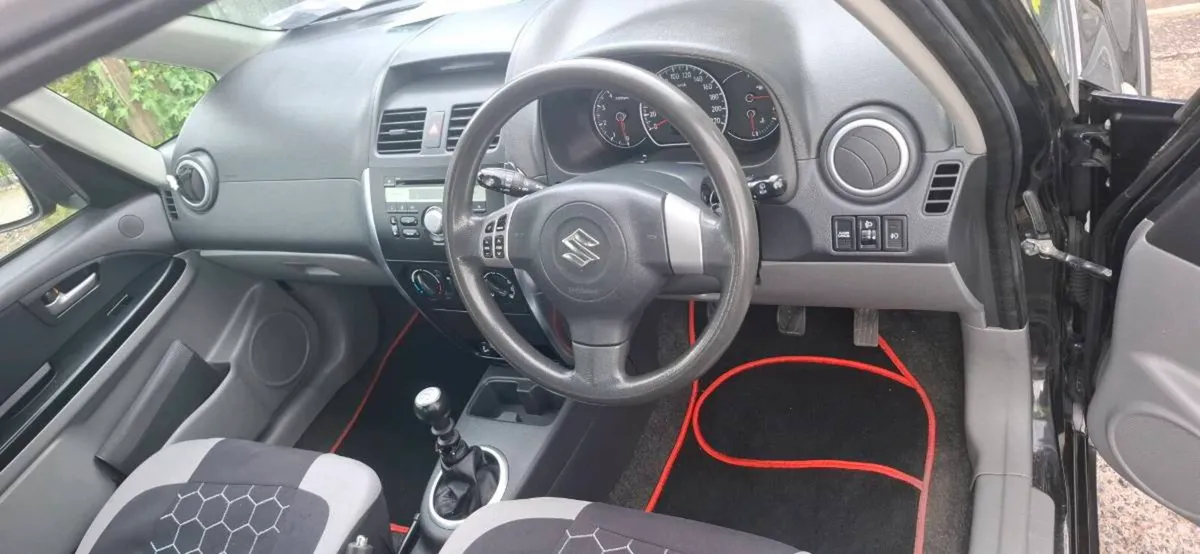 2010 Suzuki SX4,5DR GLX 1.6D - Image 4
