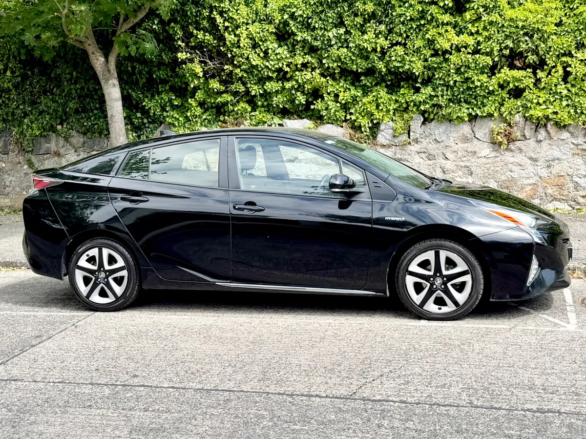 Toyota Prius 2018!!! HYBRID LUXURY!!IRISH CAR!! - Image 4