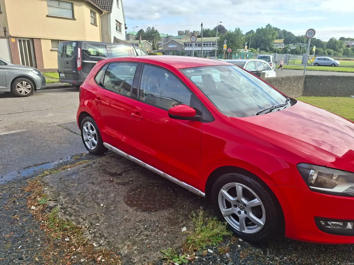 Volkswagen Polo 2011 - Image 2