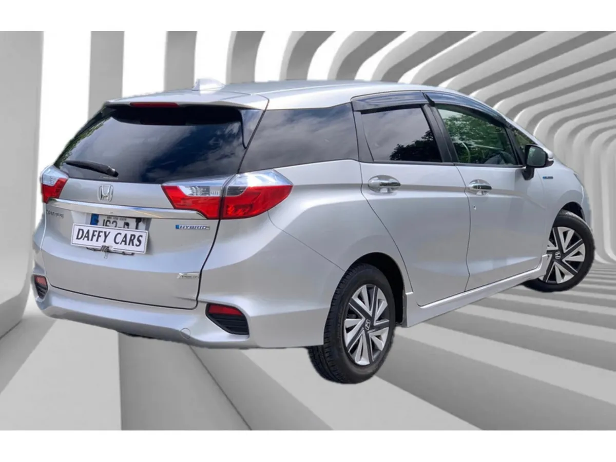Honda Shuttle DAA-GP7 5DR AUTO - Image 3