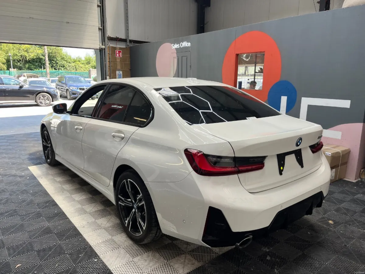 BMW 3-Series 2024 BMW 330E M-SPORT 2.0 AUTOMATIC / - Image 4