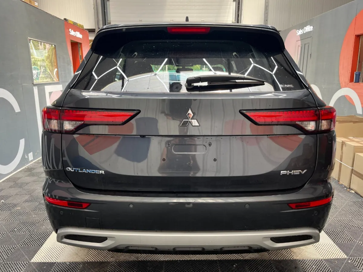 Mitsubishi Outlander 2024 BRAND NEW MITSUBISHI OUT - Image 3