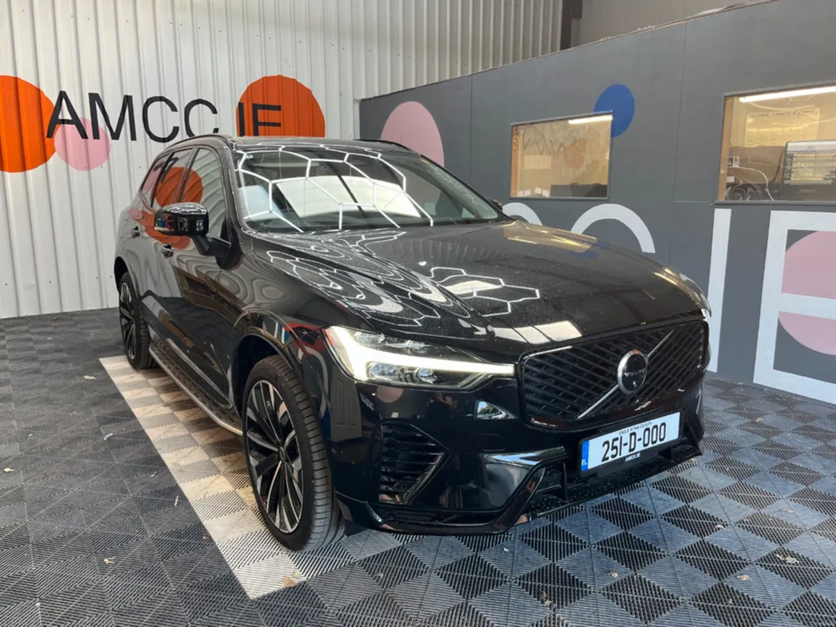 Volvo XC60 2025 VOLVO XC60 ULTRA T6 PLUG-IN 2.0 AU - Image 1