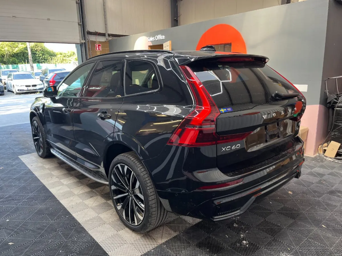 Volvo XC60 2025 VOLVO XC60 ULTRA T6 PLUG-IN 2.0 AU - Image 4