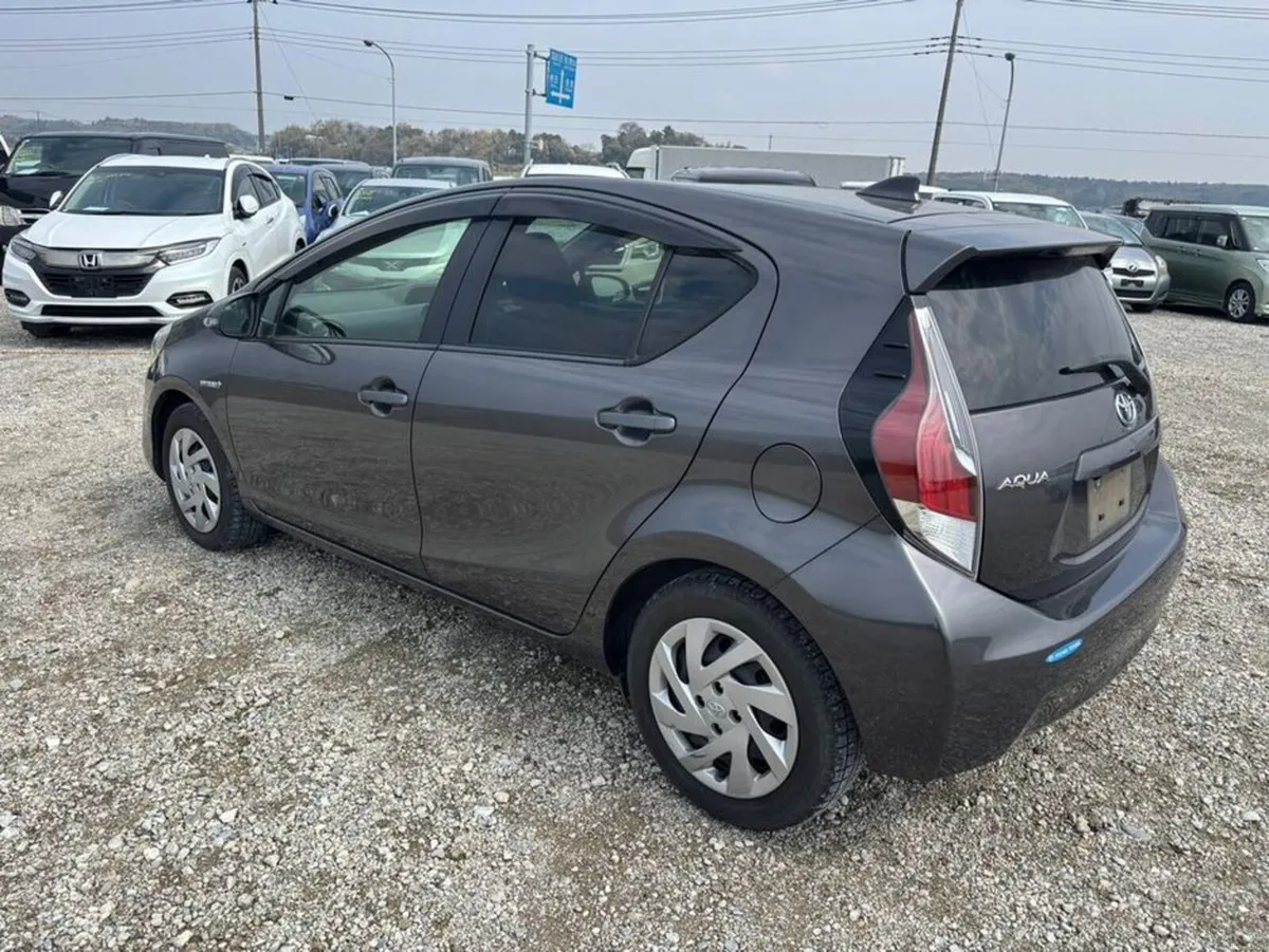 Toyota Aqua 152 S - Image 4
