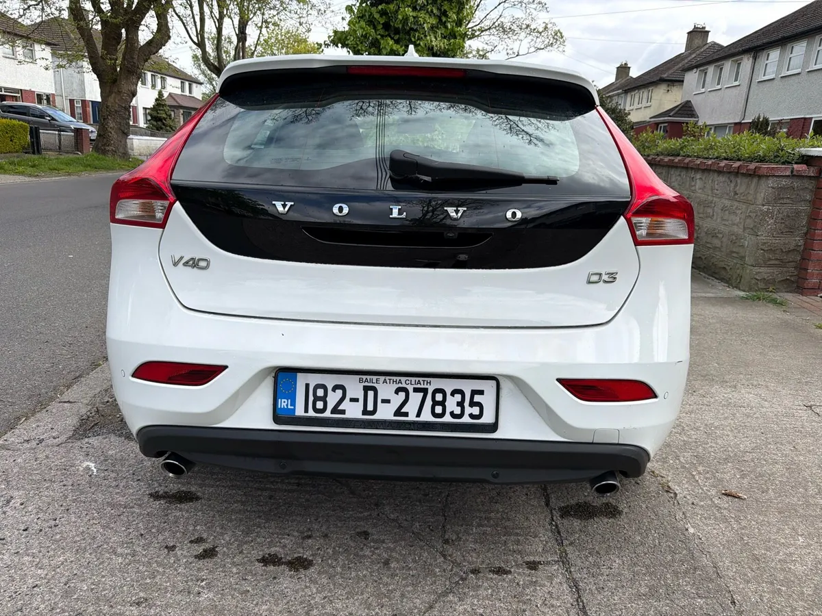 Volvo V40 - Image 6