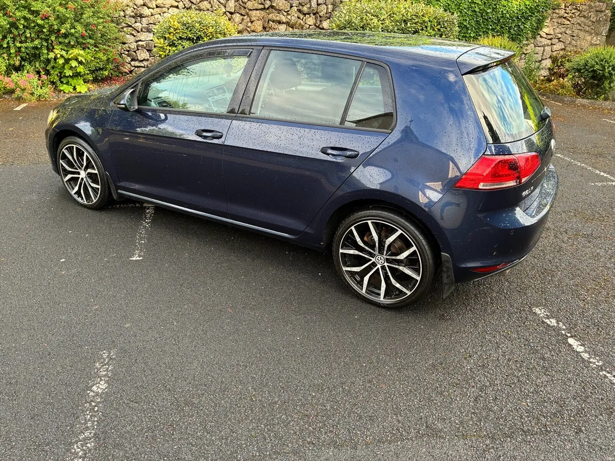 2015 Volkswagen Golf - Image 1