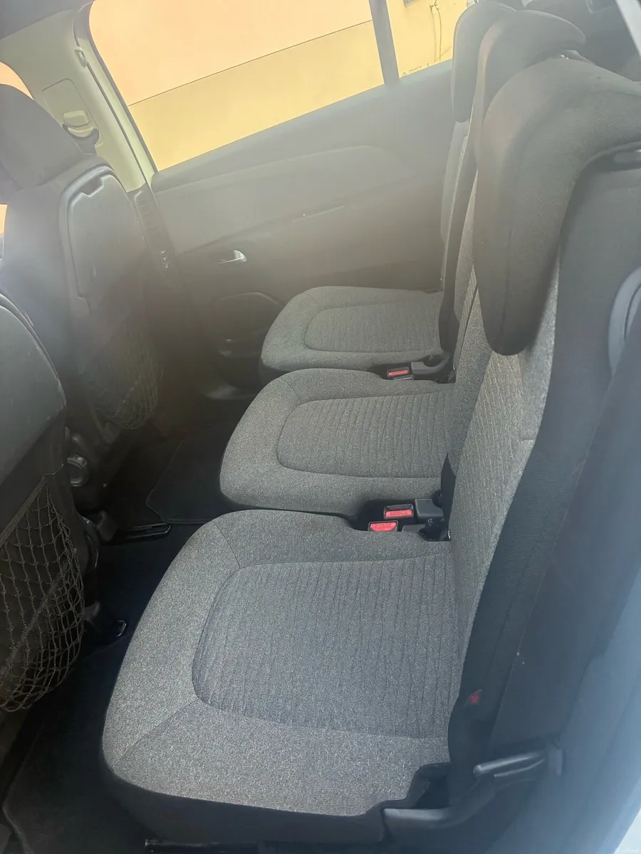 Car - Image 5