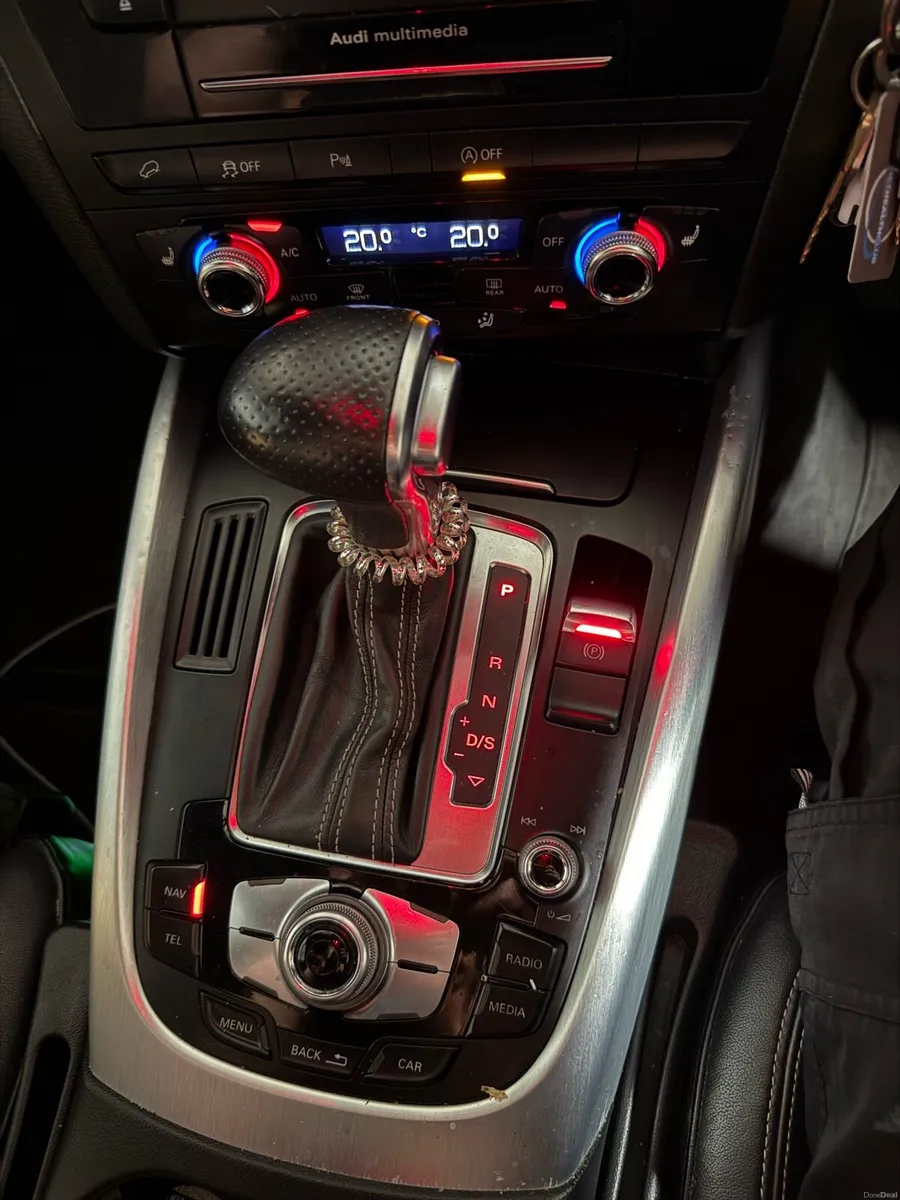 Audi Q5 S line - Image 1