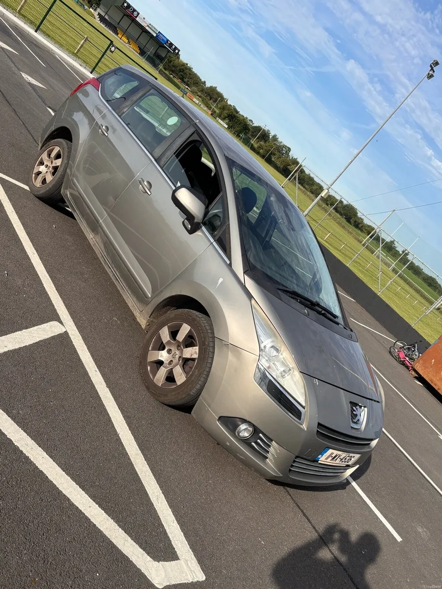 Peugeot 5008 7 seats - Image 2