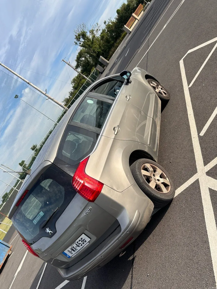 Peugeot 5008 7 seats - Image 4