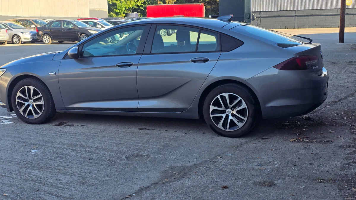 2017 Opel Insignia 1.6 Cdti NEW MODEL - Image 4