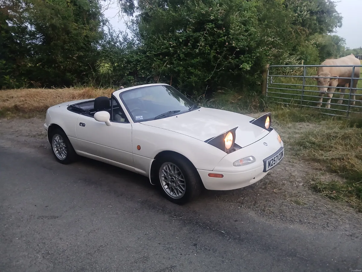 Mazda MX-5 1.8.  1995 convertible - Image 1