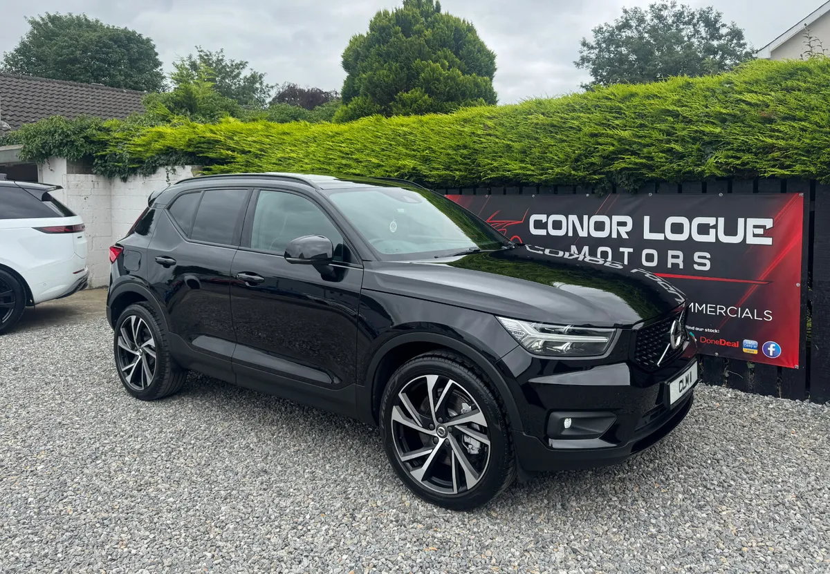 2021 211 Volvo XC40 T5 R-Design Recharge Pan Roof - Image 4