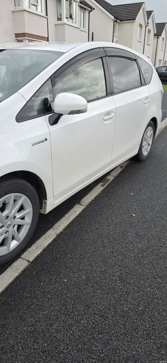 Toyota Prius 2013 Alpha Hybrid 7 Seats - Image 6