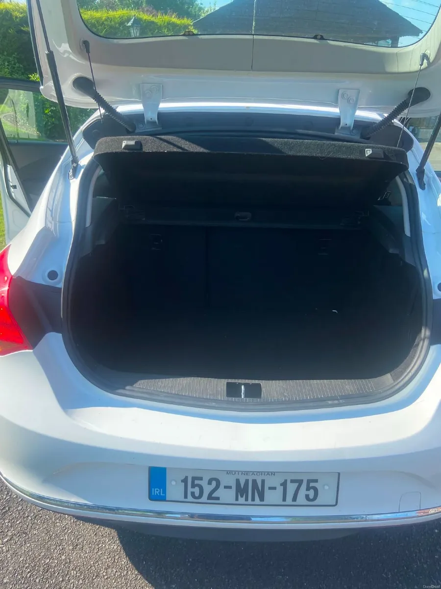 Opel Astra 2015 - Image 2