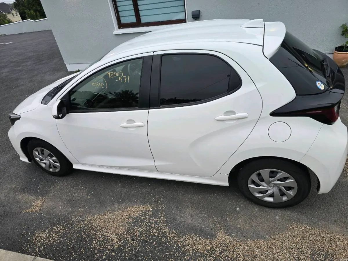 2023 toyota yaris - Image 3