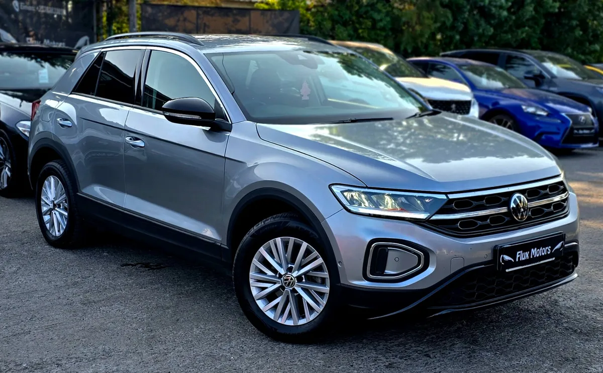 Volkswagen T-Roc 2023 - Image 2