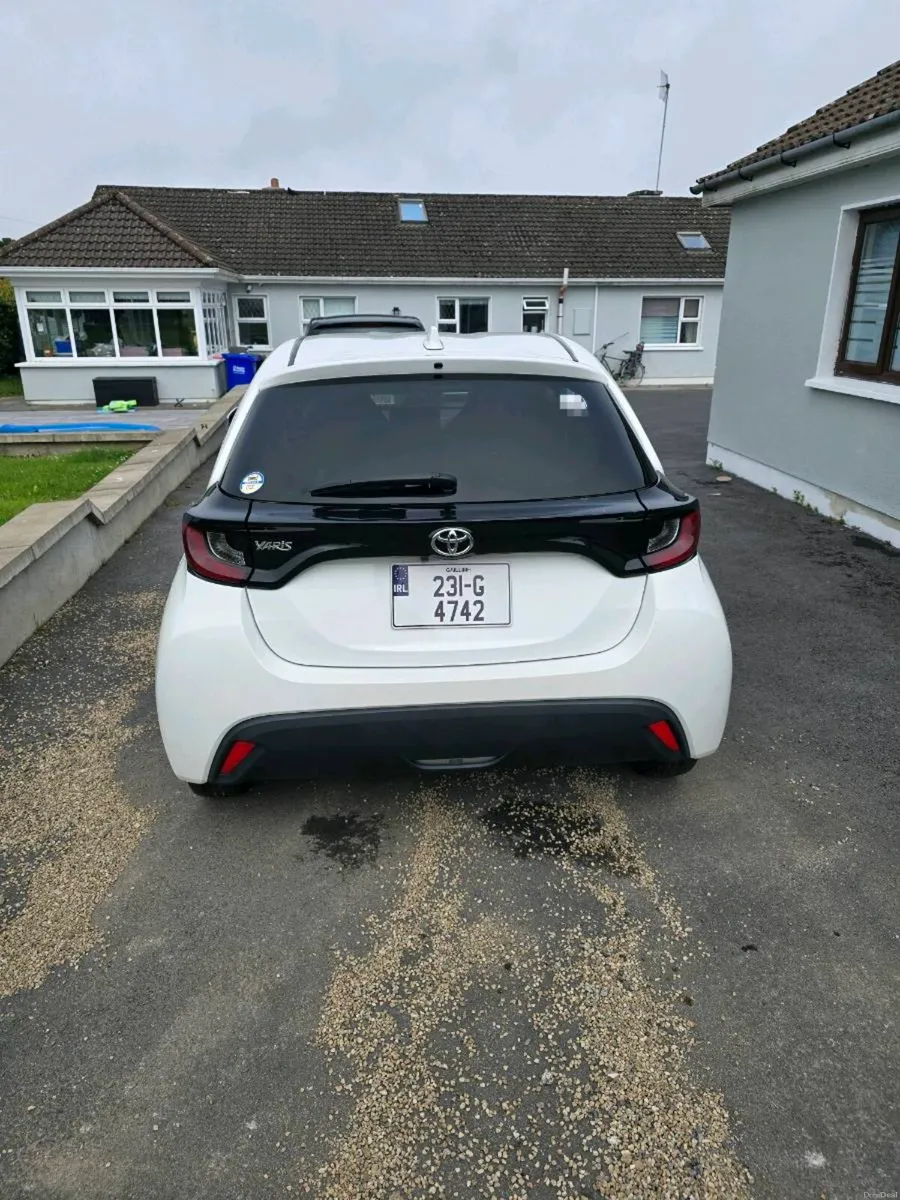 2023 toyota yaris - Image 2